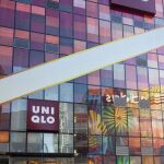 Exterior de una tienda de Uniqlo