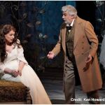 Domingo como Giorgio Germont, junto a la soprano Anita Hartig, en un montaje de "La traviata"en el Met en la temporada 2018-2019