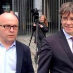 El abogado Gonzalo Boye, junto a Carles Puigdemont