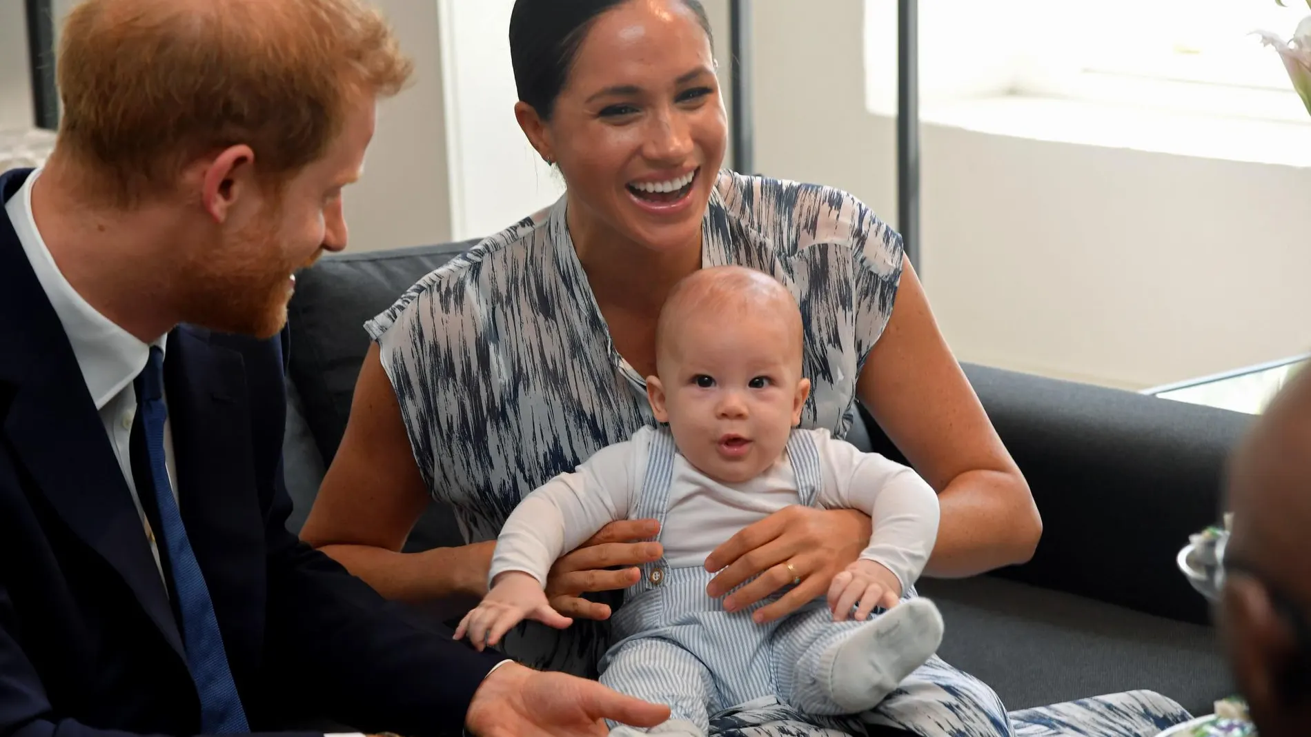 El pequeño Archie se convierte en el protagonista del viaje de Meghan Markle y Harry a África