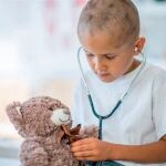 Los niños diagnosticados con cáncer no tienen más peligro frente al virus, según la investigación