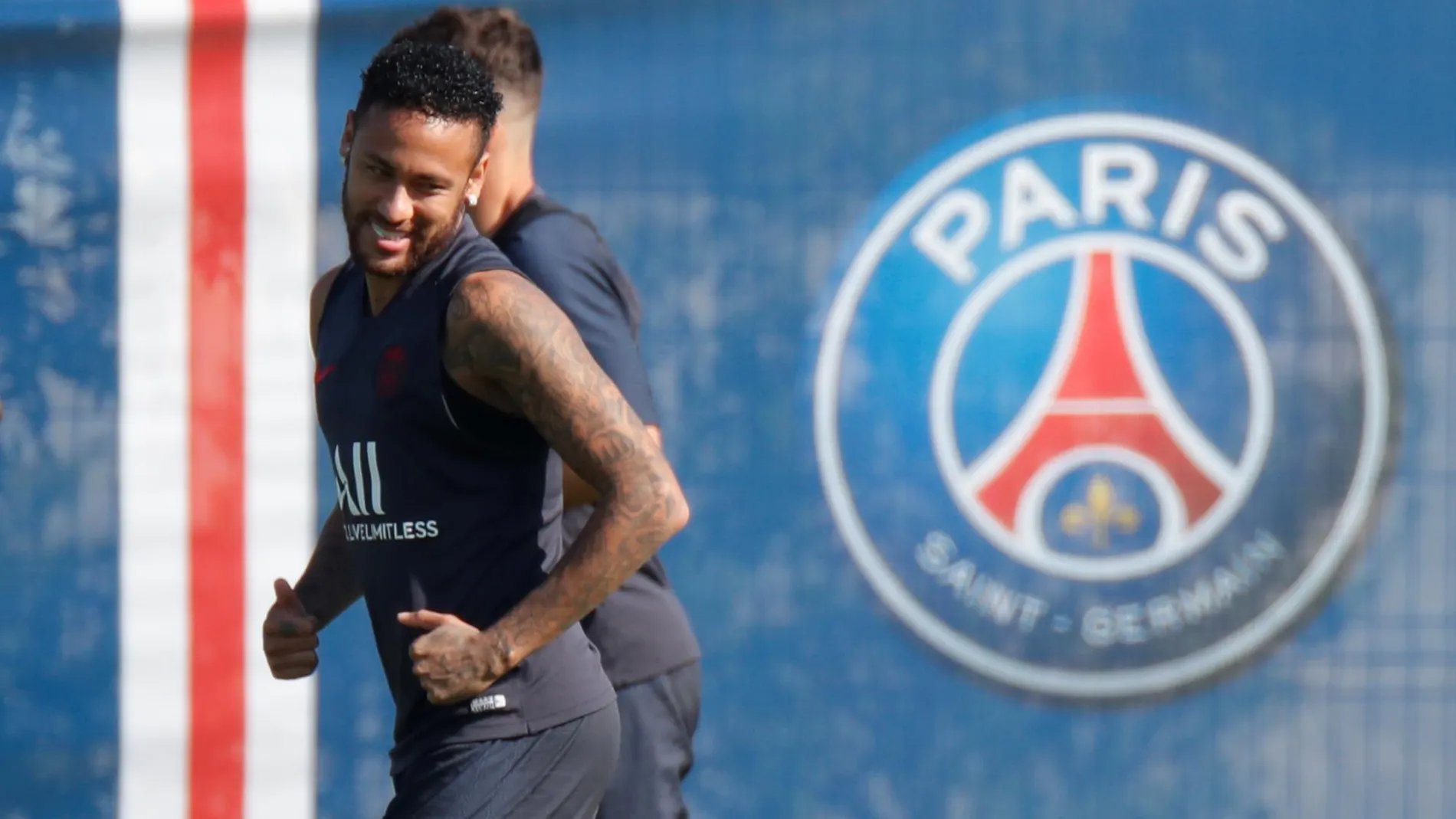 Neymar, entrenándose con el PSG