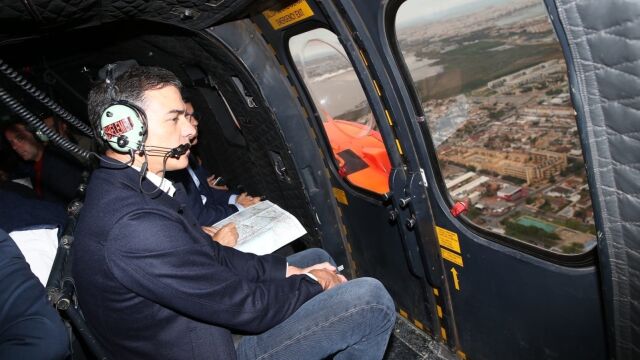 Sánchez llega a Orihuela (Alicante) para comprobar in situ los efectos de la DANA / Foto: Europa Press