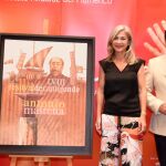 De izquierda a derecha, el alcalde de Mairena, Juan Manuel López; Cristina Heeren; la consejera de Cultura, Patricia del Pozo;el delegado de la Junta en Sevilla, Ricardo Sánchez, y Justo Girón, creador del cartel