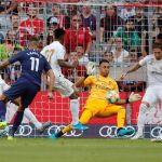 Una de las paradas de Keylor Navas ante el Tottenham