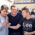 Albert Rivera en Salamanca con jóvenes en la iniciativa «Vamos de cañas»