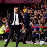 [GRAF6470. GRANADA, 21/09/2019.- El entrenador del Barcelona Ernesto Valverde (i) y el entrenador]