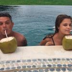 Alejandro Sánz junto a su hija