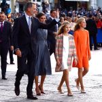 Los Reyes y sus hijas a su llegada a Oviedo