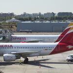 Aviones de Iberia en la T-4 del aeropuerto de Barajas