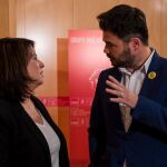La portavoz del Grupo Socialista en el Congreso, Adriana Lastra, junto al portavoz de ERC, Gabriel Rufian.
