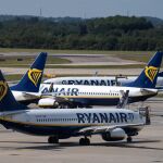 Varios aviones de Ryanair en un aeropuerto británico