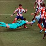 Así ha sido el pelotazo en la cara a Oblak