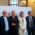 El escritor, Eduardo Mendoza durante el acto en la Universidad de Valencia