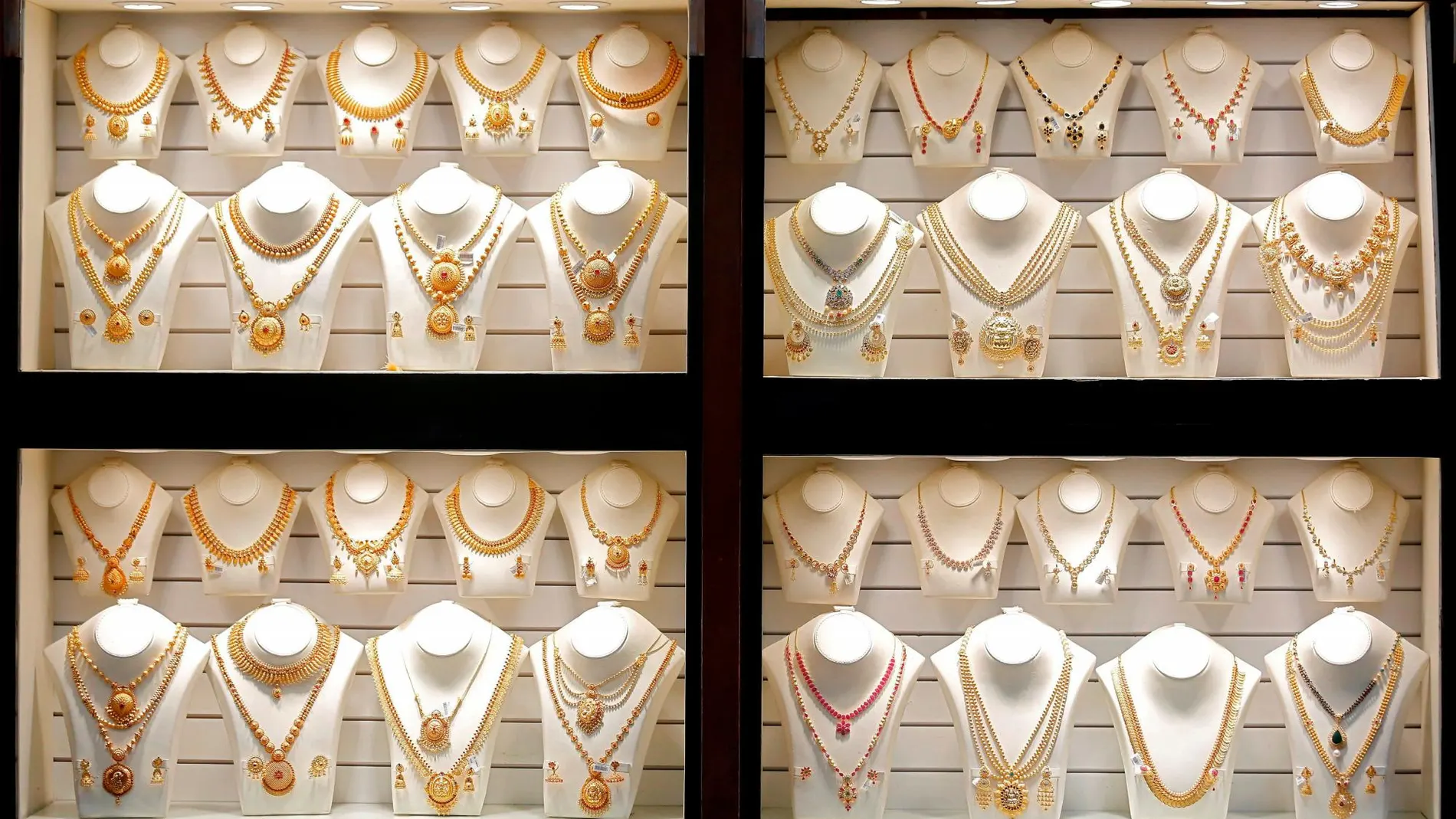 Imagen ilustrativa de varias joyas