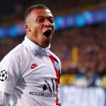 Mbappé celebra uno de los goles que marcó al Brujas