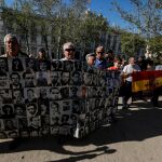 Concentración frente al Supremo contra el entierro de Franco en la catedral de La AlmudenaFoto: Gonzalo Pérez