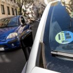 Cero multas por no llevar la pegatina de la DGT