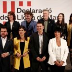 Dirigentes de EH Bidu, el vicepresidente del Govern, Pere Aragonès, y la dirigente de ERC, Marta Vilalta, (2i) posan con el resto de partidos independentistas/Efe