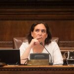 La alcaldesa, Ada Colau, en el pleno