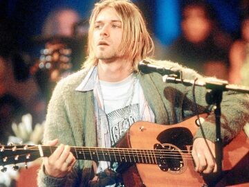 Kurt Cobain, en la famosa grabaci&oacute;n de &laquo;Unplugged&raquo; seis meses antes de su muerte