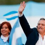 El peronista Alberto Fernández junto a Cristina Fernández / Efe
