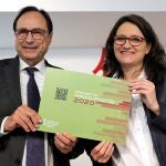 La vicepresidenta del Consell, Mónica Oltra, y el conseller de Hacienda, Vicent Soler, en la presentación de los presupuestos el año pasado