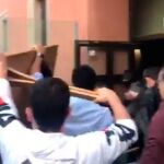 Fotograma del vídeo de la tensión entre ambas partes