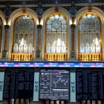 Imagen de archivo de los paneles de la bolsa de Madrid