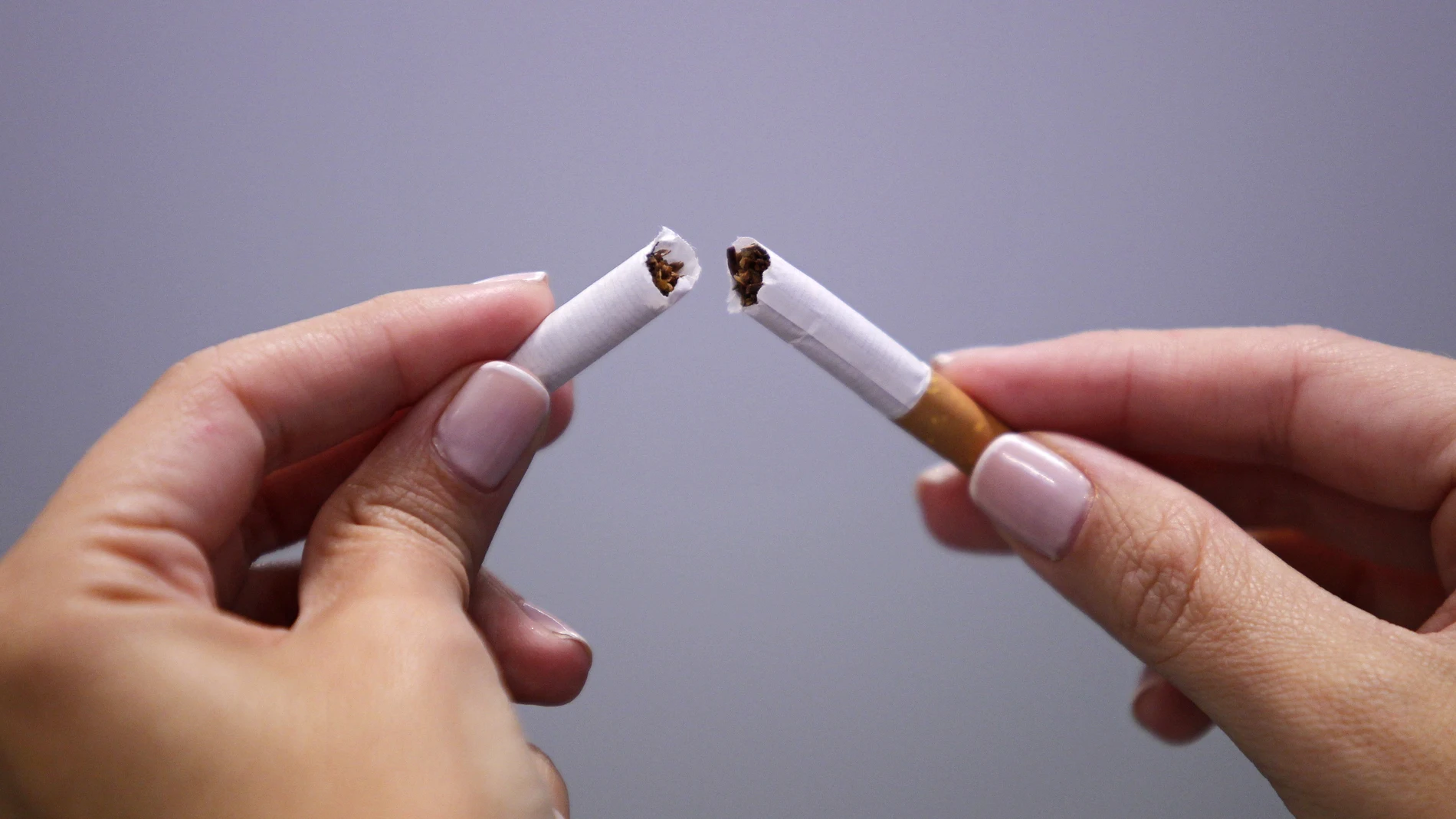 Las claves de la nueva ley antitabaco: Sanidad prohbe los vapers desechables y fumar en terrazas Las claves de la nueva ley antitabaco: Sanidad prohbe los vapers desechables y fumar en terrazas