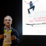 Joaquín Echeverría, el padre de Ignacio Echeverría fallecido en los atentados de Londres de 2017, presentó un libro conmemorativo sobre su hijo. "Así era mi hijo, el héroe del monopatín"