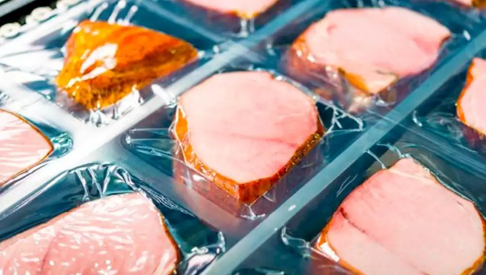 Carne envasada en plástico