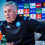 Carlo Ancelotti, entrenador del Nápoles