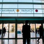 Juzgan a empleada doméstica que estafó a 1.700 euros a un matrimonio nonagenario