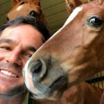 José Bono es un gran aficionado a los caballos. Foto: Instagram