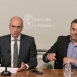 Javier Iglesias da cuenta de la convocatoria de ayudas junto al diputado Antonio Labrador