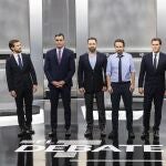 Pablo Casado y Pedro Sánchez, en el debate electoral de las elecciones del 10-N junto a los líderes de Vox, Unidas Podemos y Ciudadanos