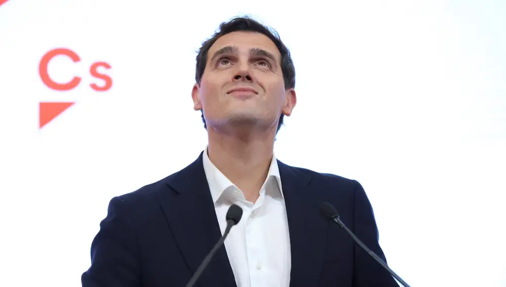 -FOTODELDIA- GRAF7040. MADRID, 11/11/2019.- El presidente de Ciudadanos, Albert Rivera, durante su comparecencia este lunes en la sede del partido, en Madrid, en la que ha anunciado su dimisión como líder de la formación naranja tras los resultados de las elecciones de este domingo. EFE/Rodrígo Jiménez