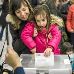 Los expertos en Demoscopia tienen claro que las mujeres votan más