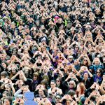 Varias mujeres se manifiestan el 8 de marzo en Bilbao en pro de la igualdad