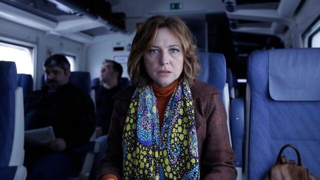 "Ventajas de viajar en tren": Entre basura y otras demencias ★★★★✩