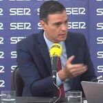 El presidente del Gobierno en funciones, Pedro Sánchez, durante la entrevista en la Cadena Ser