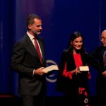 Los Reyes, Felipe VI y Letizia, reciben las obras completas de Miguel de Cervantes editadas por la RAE / Manuel Olmedo