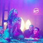 "Estafadoras de Wall Street": Jennifer Lopez, feminismo y brilli-brilli ★★★✩✩