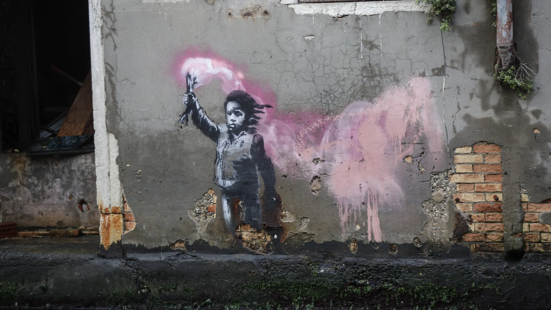 Banksy entra por primera vez en la lista "Artreview", pues no ha habido mes en el que no haya dado un espectáculo con su obra