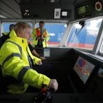 El «premier» británico, Boris Johnson, de campaña hoy en el puerto de Bristol