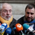 Lluís Puig (izda.), junto al también ex conseller Toni Comín, en una comparecencia en Bruselas