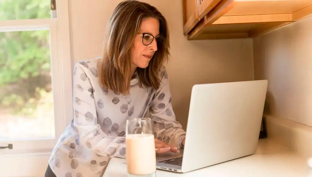 -La asesora experta en productividad laboral Beatriz Blasco identifica las diferentes fases del emprendimiento y aporta las claves necesarias para equilibrar la vida profesional y personal de las emprendedoras./larazon.es