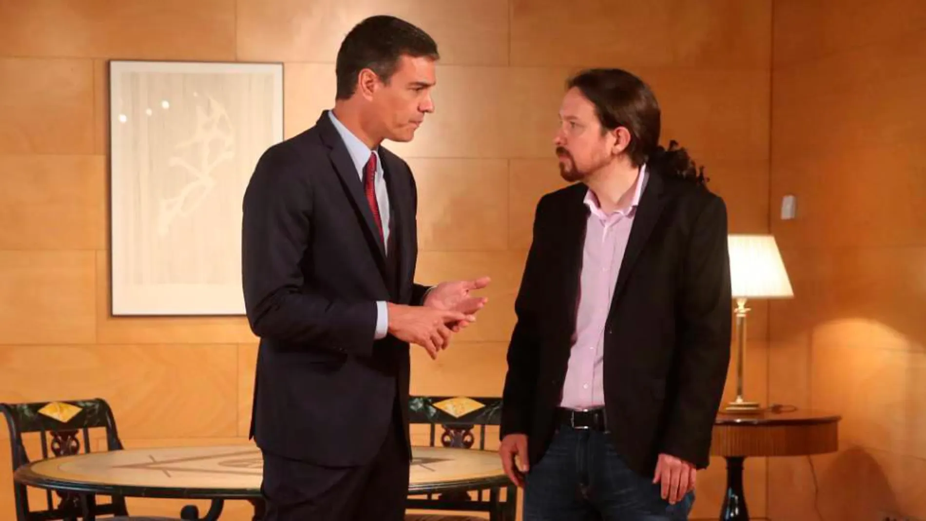 Sánchez e Iglesias piden un cheque en blanco a sus bases para gobernar