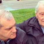 El presentador, junto a su padre / Instagram